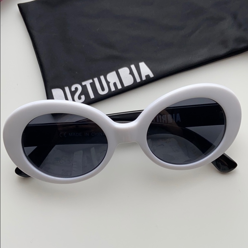 Disturbia Sunglasses Kurt Cobain style
